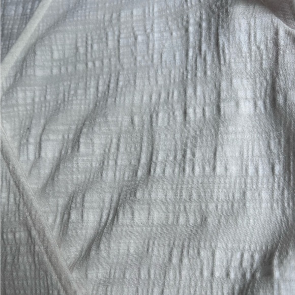 Banana Republic Women's Off White Sleeveless Casual Wrap Top - Picture 2 of 7